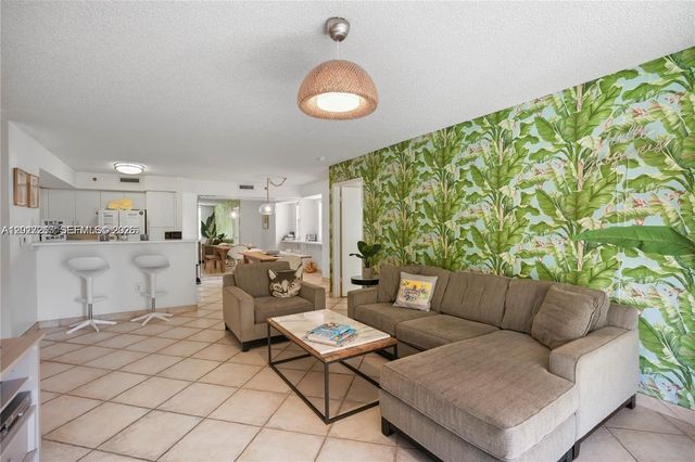19555 E Country Club Dr 8502, Aventura, FL 33180
