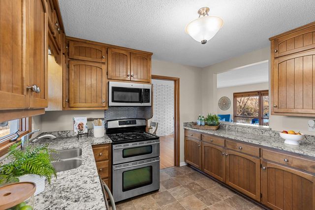 50 Willow Wood Drive, Excelsior, MN 55331