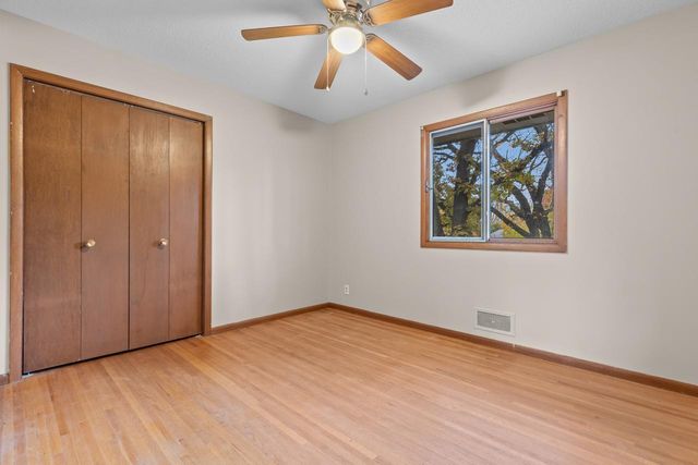 50 Willow Wood Drive, Excelsior, MN 55331