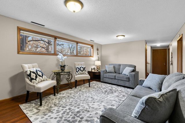 50 Willow Wood Drive, Excelsior, MN 55331