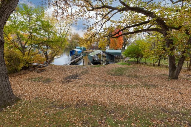 50 Willow Wood Drive, Excelsior, MN 55331