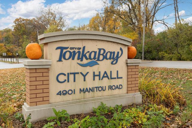 50 Willow Wood Drive, Excelsior, MN 55331