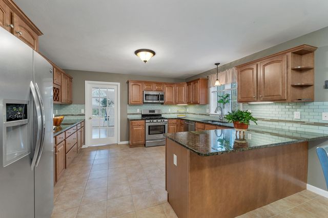 217 Steam Mill Road, Auburn, NH 03032