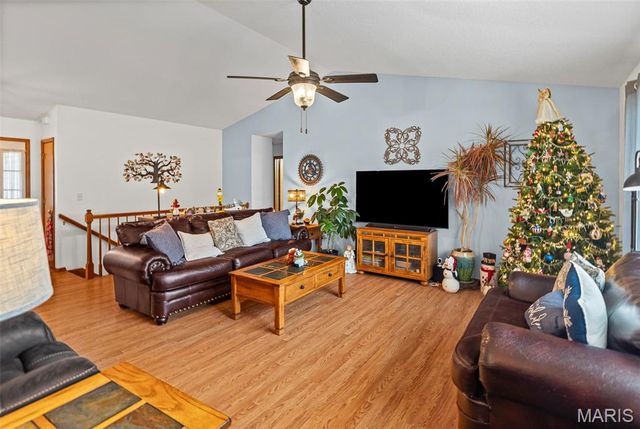 5194 Depaul Drive, Fairview Heights, IL 62208