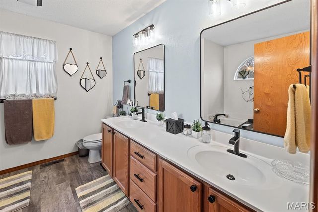 5194 Depaul Drive, Fairview Heights, IL 62208