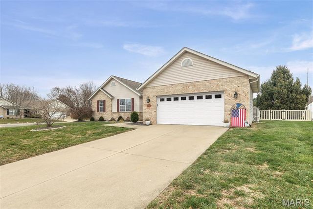 5194 Depaul Drive, Fairview Heights, IL 62208