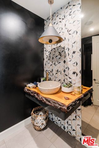 3880 Prado Del Trigo, Calabasas, CA 91302