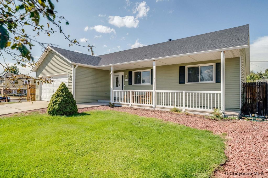4900 PHOENIX DR, Cheyenne, WY 82001