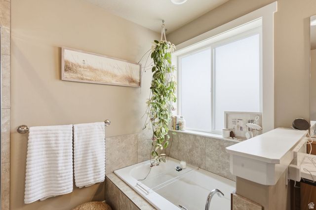 555 N 750 E, Hyde Park, UT 84318