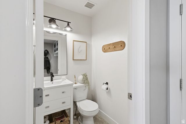 555 N 750 E, Hyde Park, UT 84318