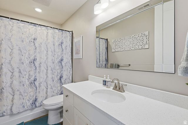 555 N 750 E, Hyde Park, UT 84318