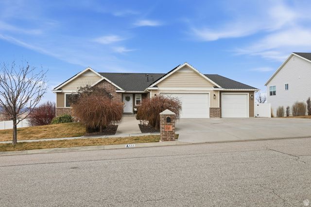 555 N 750 E, Hyde Park, UT 84318