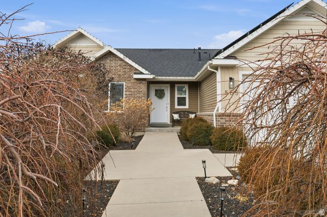 555 N 750 E, Hyde Park, UT 84318