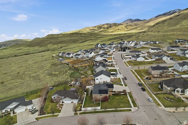 555 N 750 E, Hyde Park, UT 84318