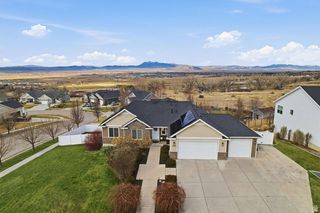555 N 750 E, Hyde Park, UT 84318