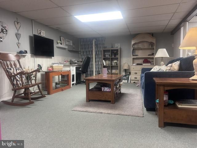 15 ROBIN RD, Holland, PA 18966