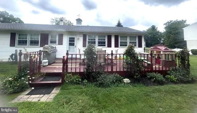 15 ROBIN RD, Holland, PA 18966
