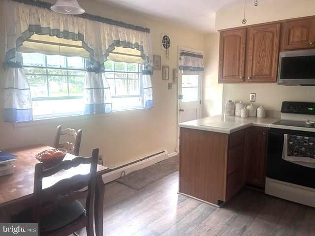 15 ROBIN RD, Holland, PA 18966