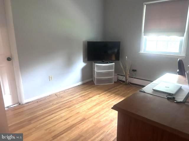 15 ROBIN RD, Holland, PA 18966