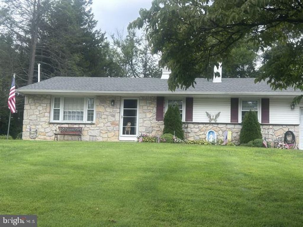 15 ROBIN RD, HOLLAND, PA 18966 — photo 2