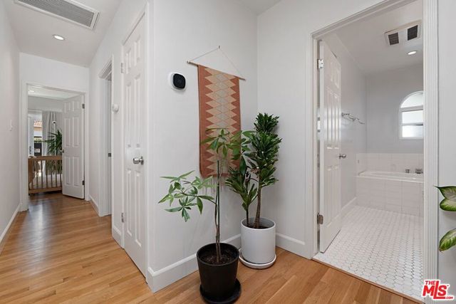 8718 Cadillac Avenue, Los Angeles, CA 90034