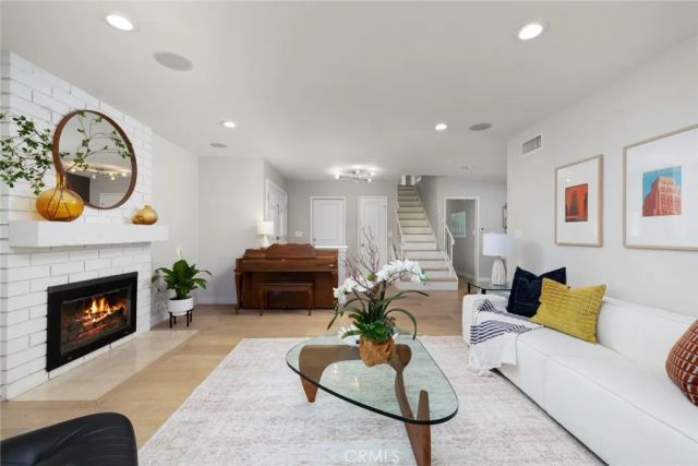 348 N Mountain, Monrovia, CA 91016