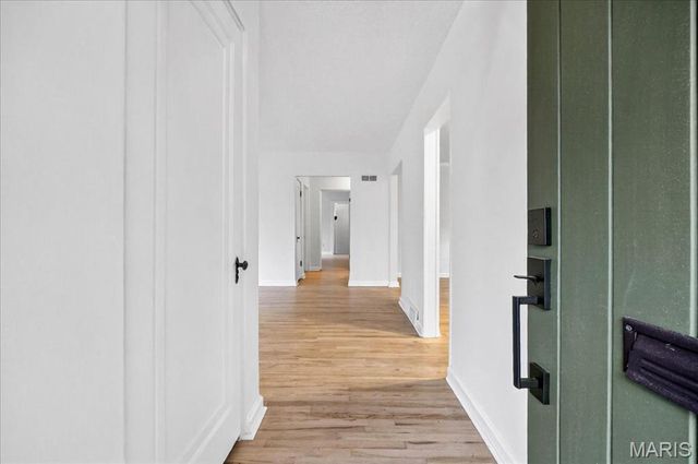 246 S Old Orchard Avenue, St Louis, MO 63119