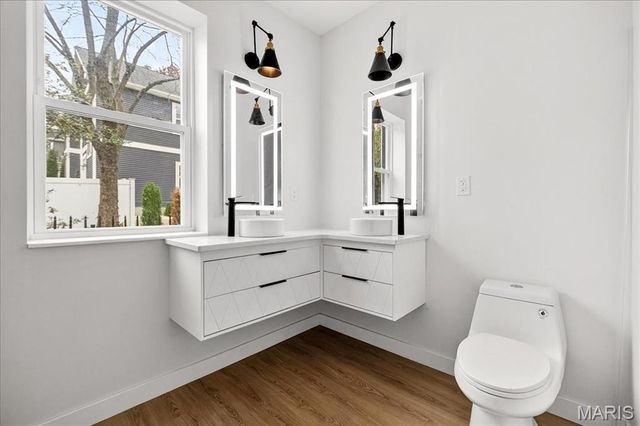 246 S Old Orchard Avenue, St Louis, MO 63119