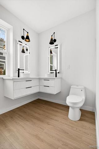 246 S Old Orchard Avenue, St Louis, MO 63119