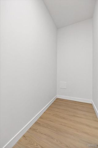 246 S Old Orchard Avenue, St Louis, MO 63119