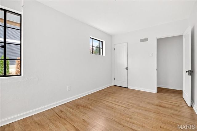 246 S Old Orchard Avenue, St Louis, MO 63119