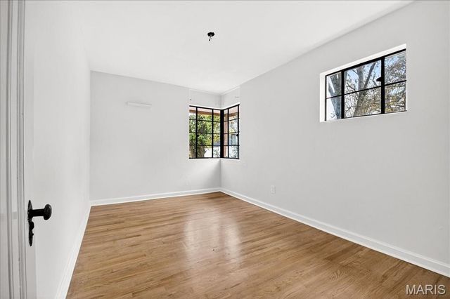 246 S Old Orchard Avenue, St Louis, MO 63119