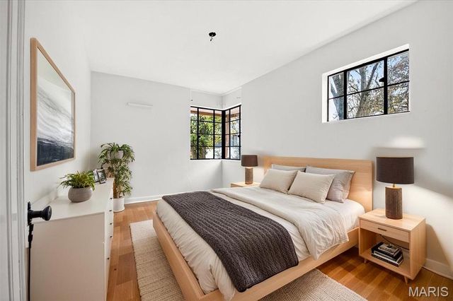 246 S Old Orchard Avenue, St Louis, MO 63119