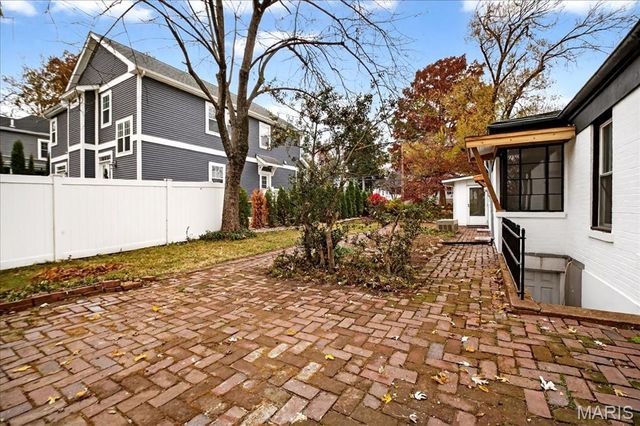 246 S Old Orchard Avenue, St Louis, MO 63119