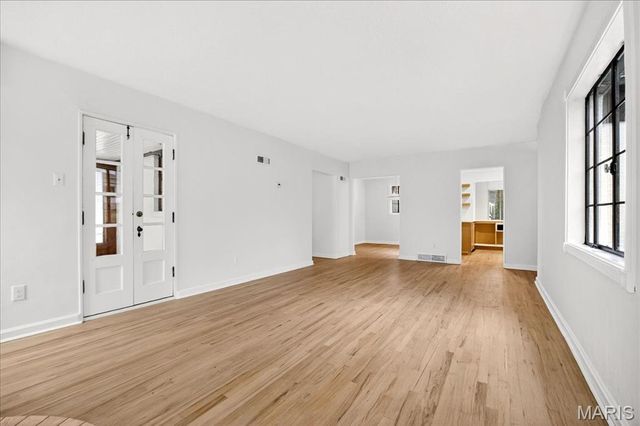 246 S Old Orchard Avenue, St Louis, MO 63119