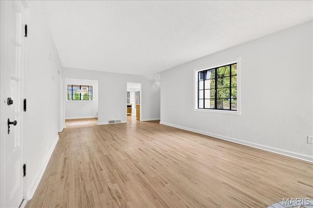 246 S Old Orchard Avenue, St Louis, MO 63119