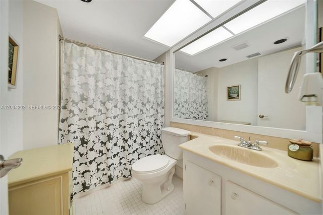701 SW 128th Ave 207F, Pembroke Pines, FL 33027