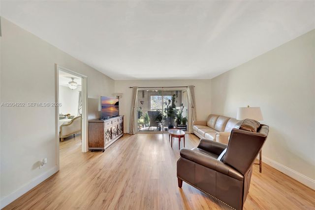 701 SW 128th Ave 207F, Pembroke Pines, FL 33027