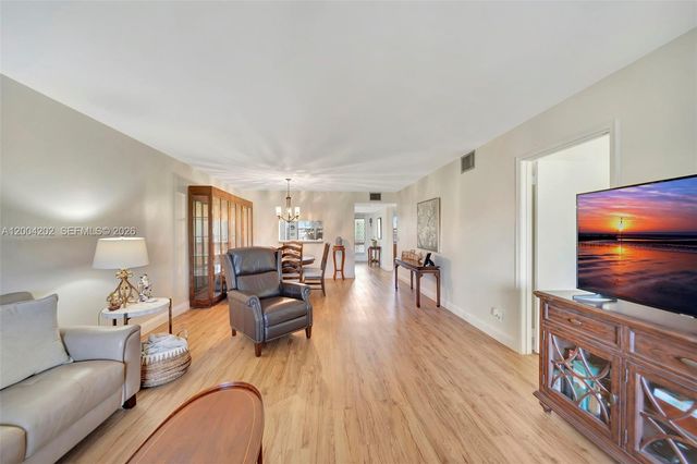 701 SW 128th Ave 207F, Pembroke Pines, FL 33027