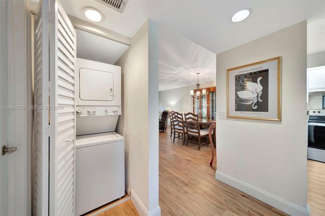 701 SW 128th Ave 207F, Pembroke Pines, FL 33027