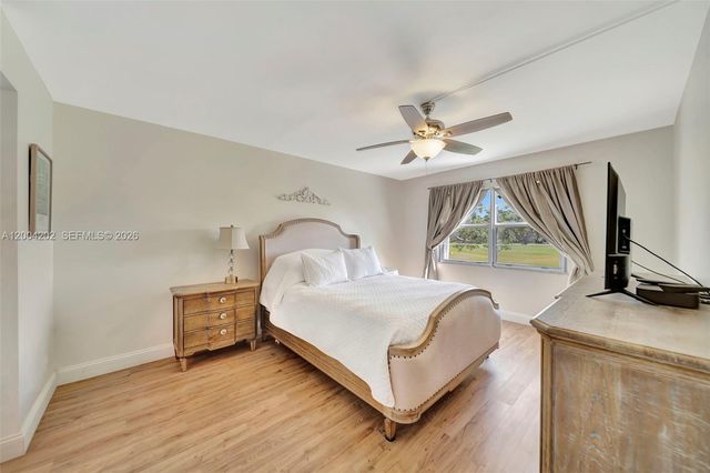 701 SW 128th Ave 207F, Pembroke Pines, FL 33027
