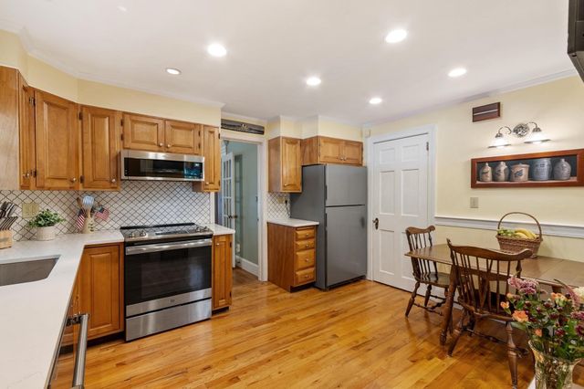23 Arundel St, Andover, MA 01810