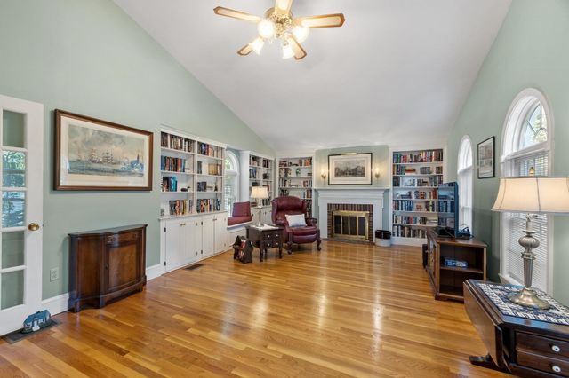 23 Arundel St, Andover, MA 01810