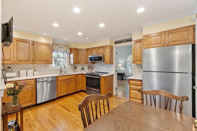 23 Arundel St, Andover, MA 01810