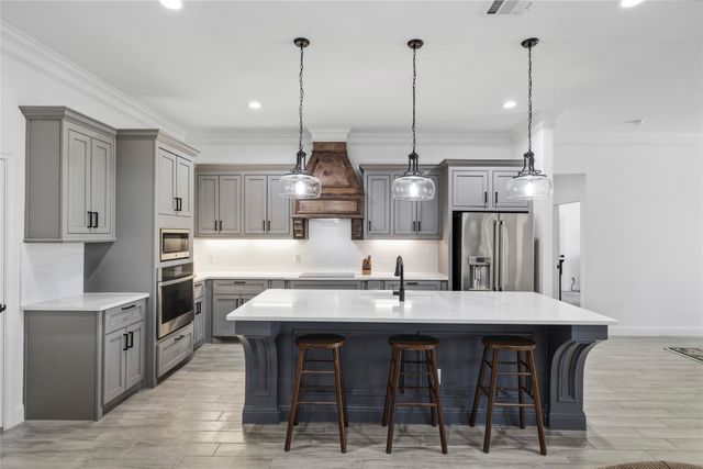 203 Colonial Drive, Mabank, TX 75156