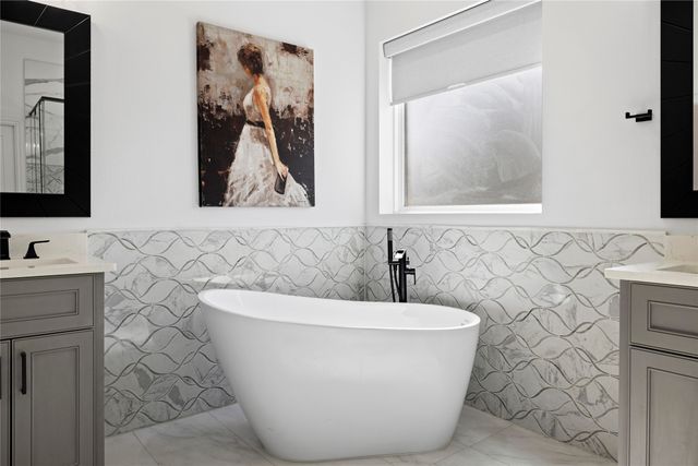 203 Colonial Drive, Mabank, TX 75156