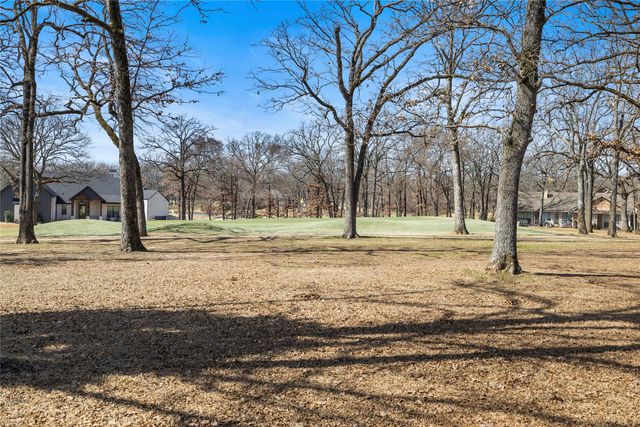 203 Colonial Drive, Mabank, TX 75156