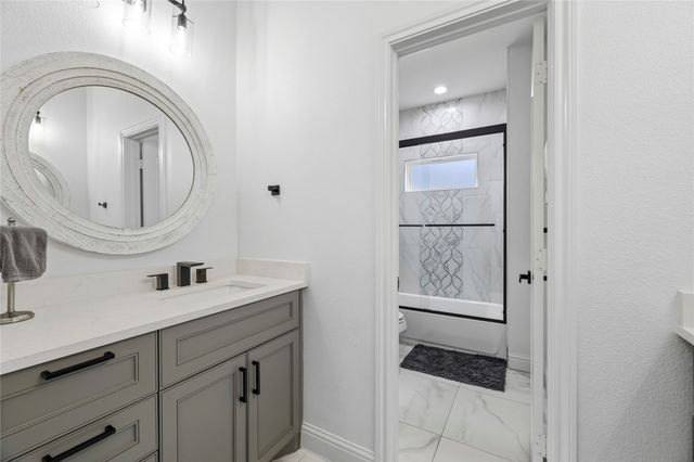 203 Colonial Drive, Mabank, TX 75156