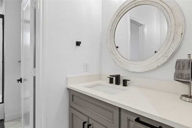 203 Colonial Drive, Mabank, TX 75156