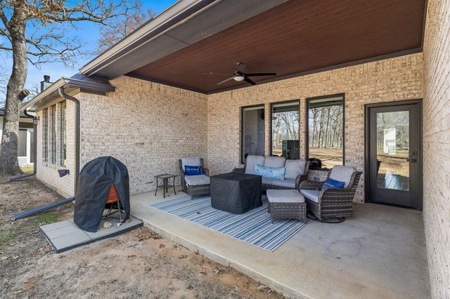 203 Colonial Drive, Mabank, TX 75156